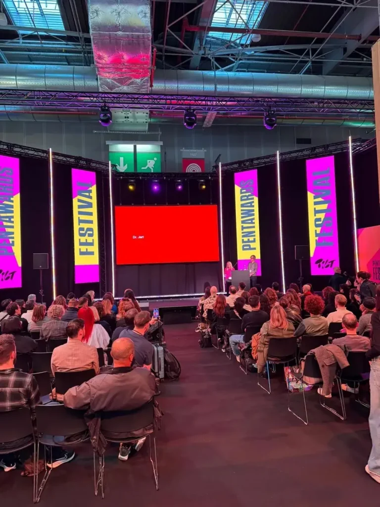 Festival : habillage de scène – réalisation AU PRINT DIGITAL, Paris