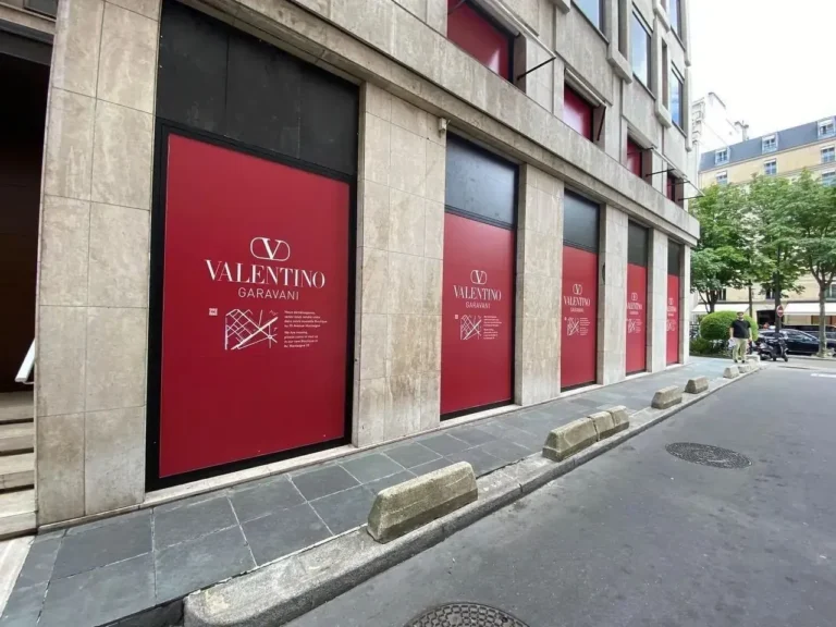 Habillage de façade, maison de couture – réalisation AU PRINT DIGITAL, Paris