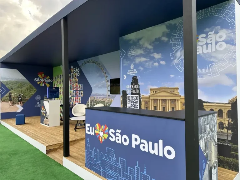 Stand ville hôte, habillage complet – réalisation AU PRINT DIGITAL, Jeux olympiques Paris 2024