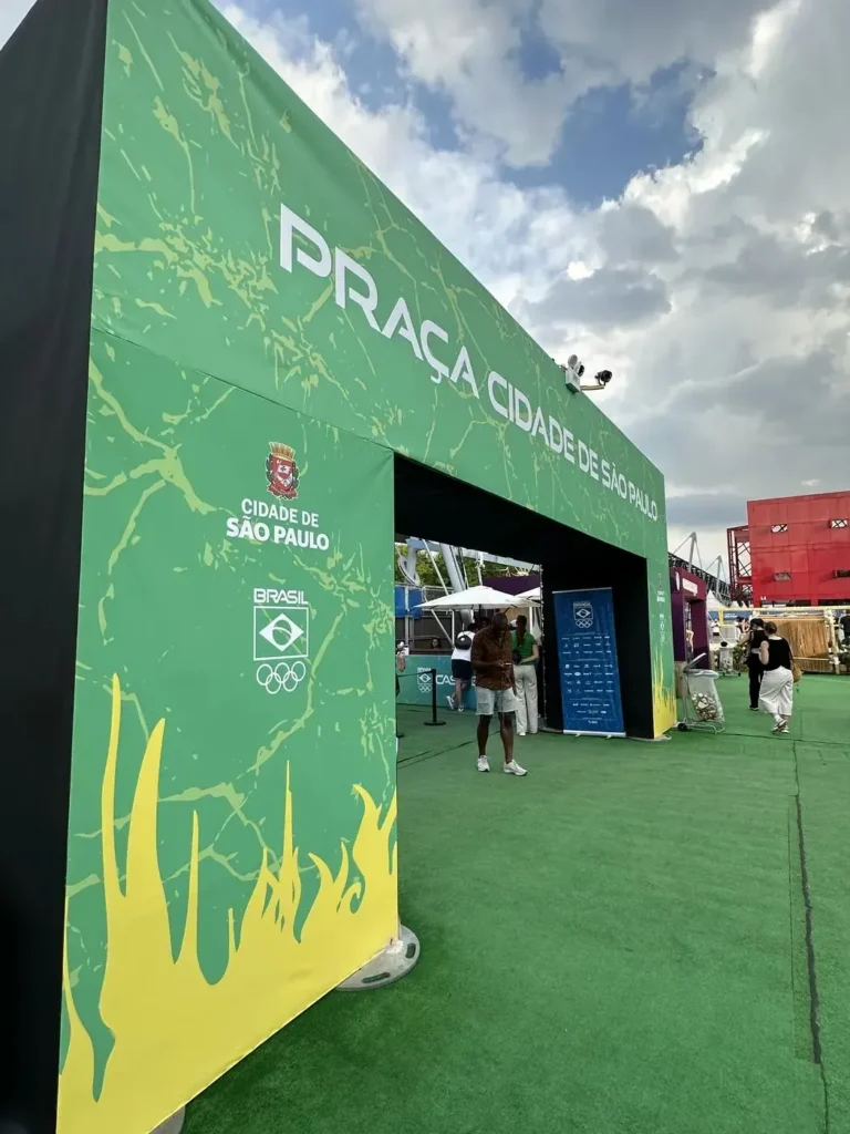 Arche d’entrée imprimée – réalisation AU PRINT DIGITAL, Jeux olympiques Paris 2024