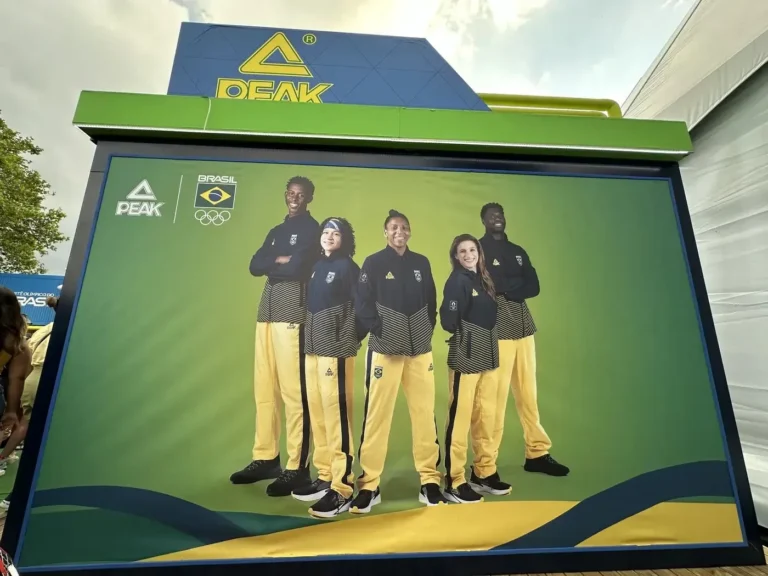 Visuel géant sur structure – réalisation AU PRINT DIGITAL, Jeux olympiques Paris 2024