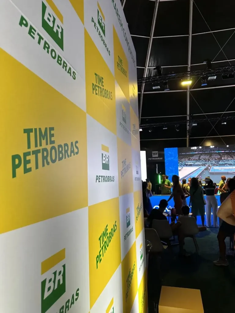Habillage mural partenaire – réalisation AU PRINT DIGITAL, Jeux olympiques Paris 2024