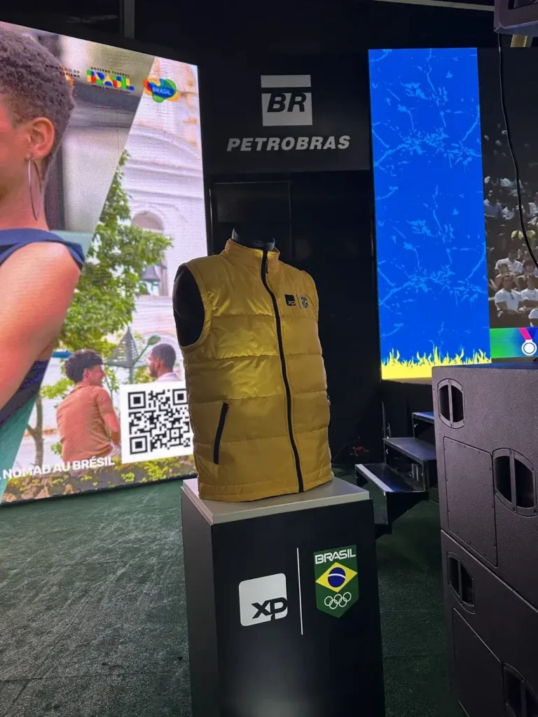 Présentoir produit et décor – réalisation AU PRINT DIGITAL, Jeux olympiques Paris 2024