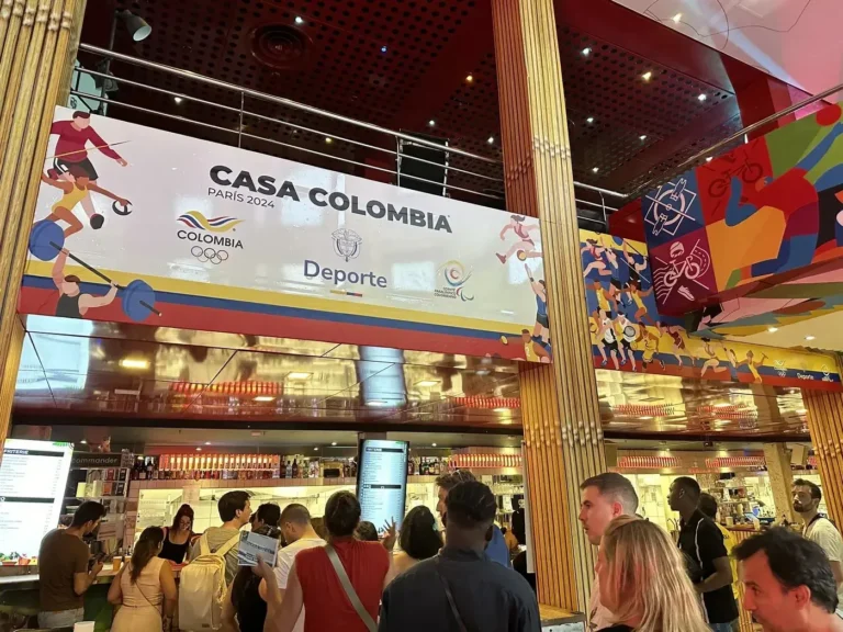 Pavillon d’une délégation, façade habillée – réalisation AU PRINT DIGITAL, Jeux olympiques Paris 2024