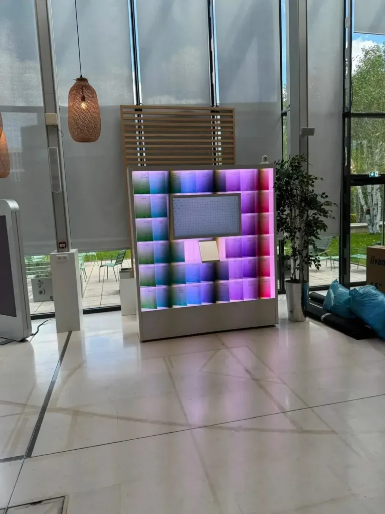 Borne lumineuse LED – réalisation AU PRINT DIGITAL, Paris