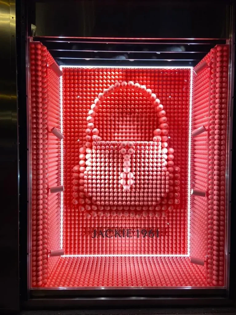 Vitrine lumineuse en volume – réalisation AU PRINT DIGITAL, Paris