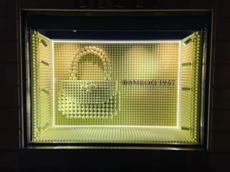 Vitrine rétroéclairée – réalisation AU PRINT DIGITAL, Paris